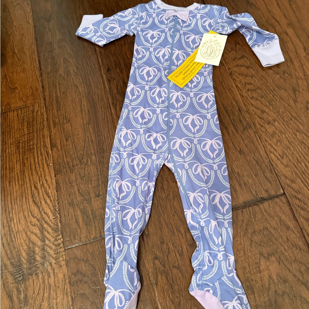 TBBC Noelle’s Night Night footed pajama - size 6-12 month